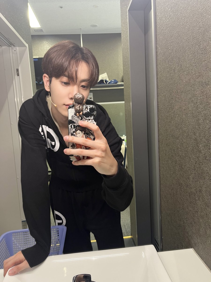 nSSign_official's tweet photo. [ #카즈타 ] 오늘 두번째 공연 끝났습니다!!!
아직도 난 긴장 하지만 조금씩 좋아지고 있는고 같아요ㅎㅎ
계속 레벨업할테니 많이 보러와주세용ㅎㅎ 사랑의 불시착 뮤지컬 많이 사랑해주세요💕🫰🏻

#nSSign #엔싸인 #エンサイン #KAZUTA
#愛の不時着 #ミュージカル #사랑의불시착 https://t.co/VT44FppPfu