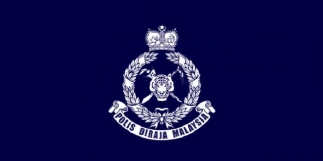 GerbangPost's tweet photo. Warga emas didakwa edar 39.9 liter dadah jenis fentanyl https://t.co/9FG0ZstL3e #dadah #fentanyl #mahkamah #wargaemas #Malaysia https://t.co/hGZuWxmKJP