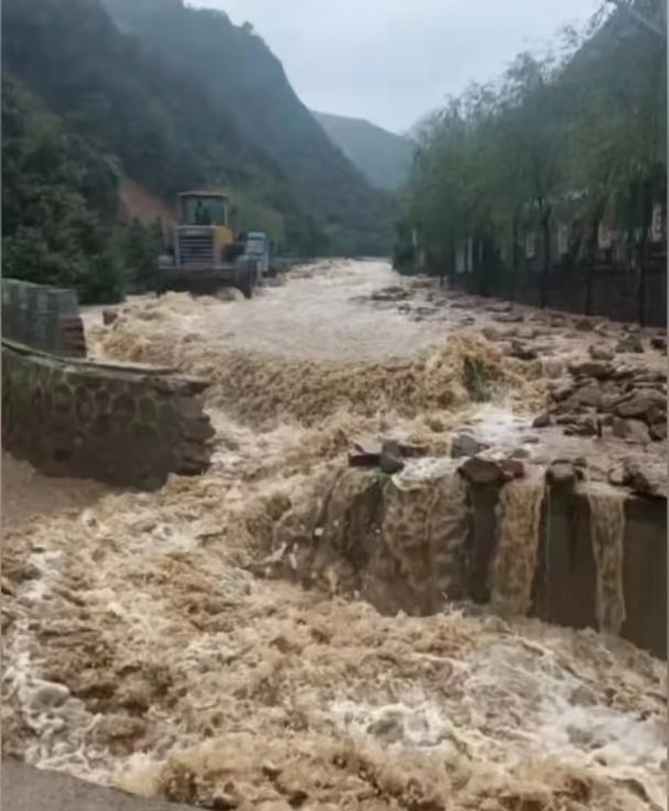 yisabek's tweet photo. 挺膺担当写忠诚 逆行无悔护家国 https://t.co/UXSEPRMy3h