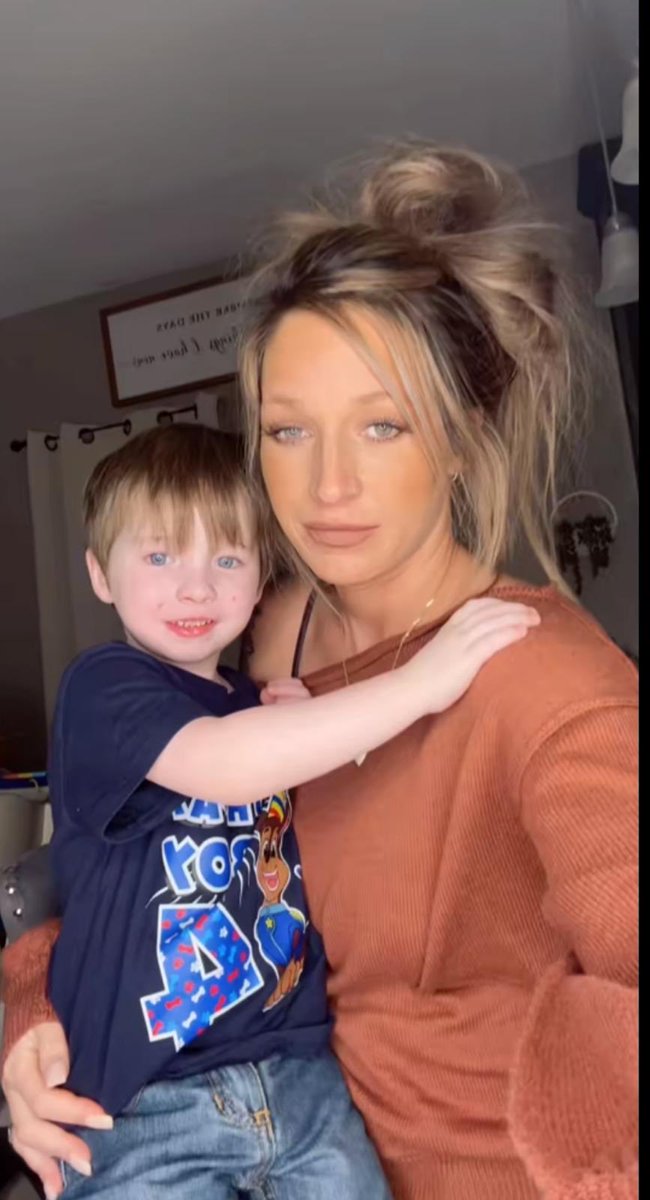 KatlynPescpf's tweet photo. I’m new here and a single mother am I welcomed ?? https://t.co/wvMeyiVgMA