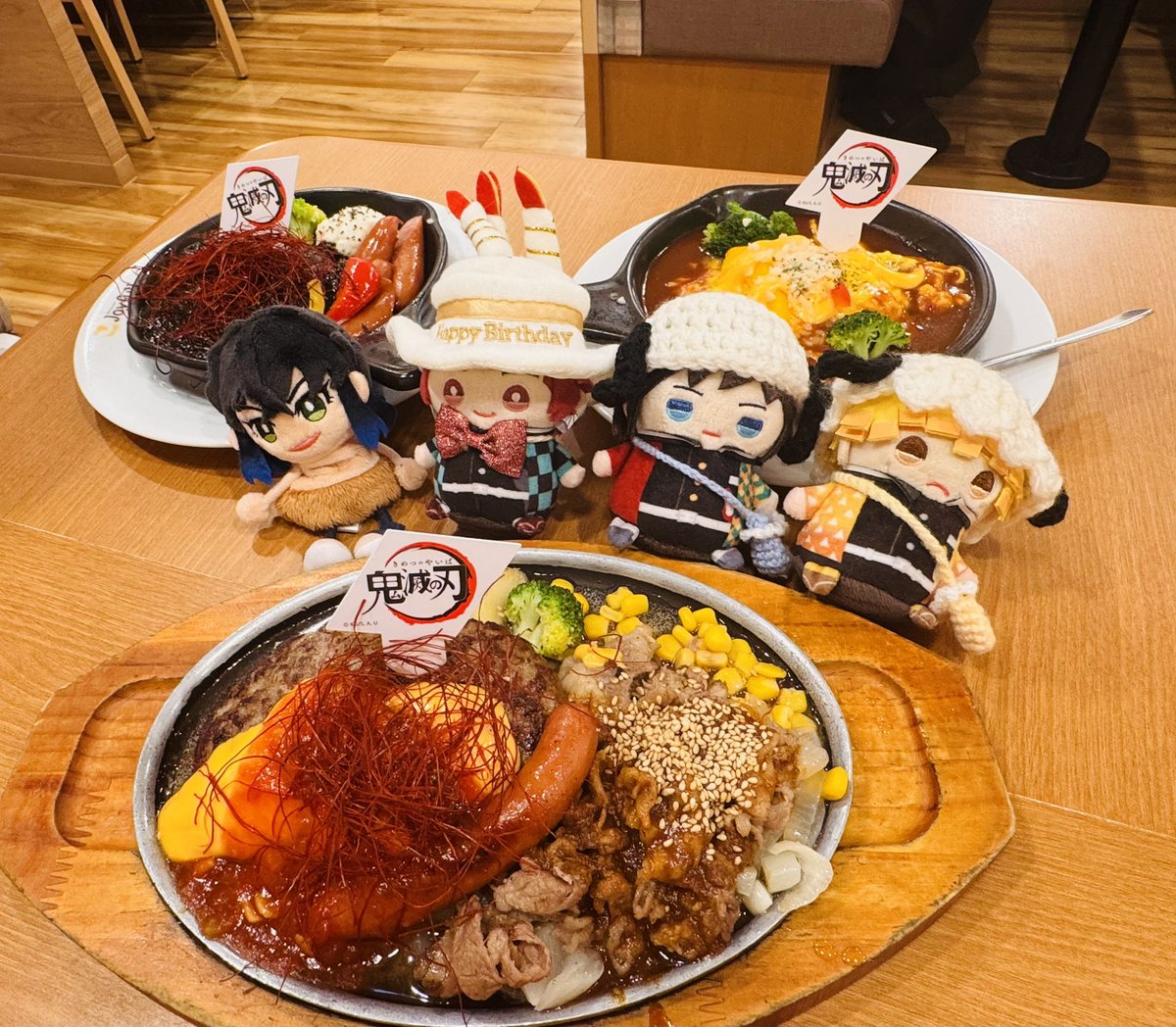 tt_nyaaa's tweet photo. ジョイフル行ってきた💛
炭治郎の誕生日もお祝い出来て良かったꔛෆ
ジョイフル初めて行ったけど安いしご飯も美味しかったから落ち着いた頃また行きたい❕ https://t.co/agxN7M4YNI