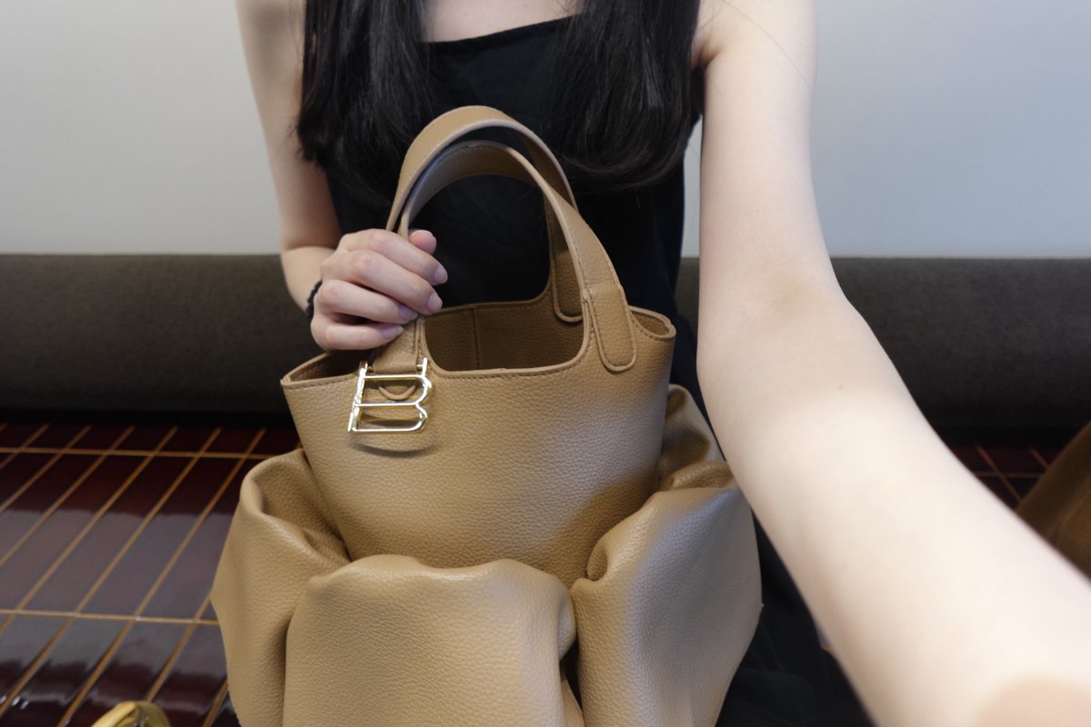 THsESeE's tweet photo. bibiyの一目惚れバッグ👜🤎
これから沢山愛用する♡

#日常垢 https://t.co/MaAhzA5Eo2