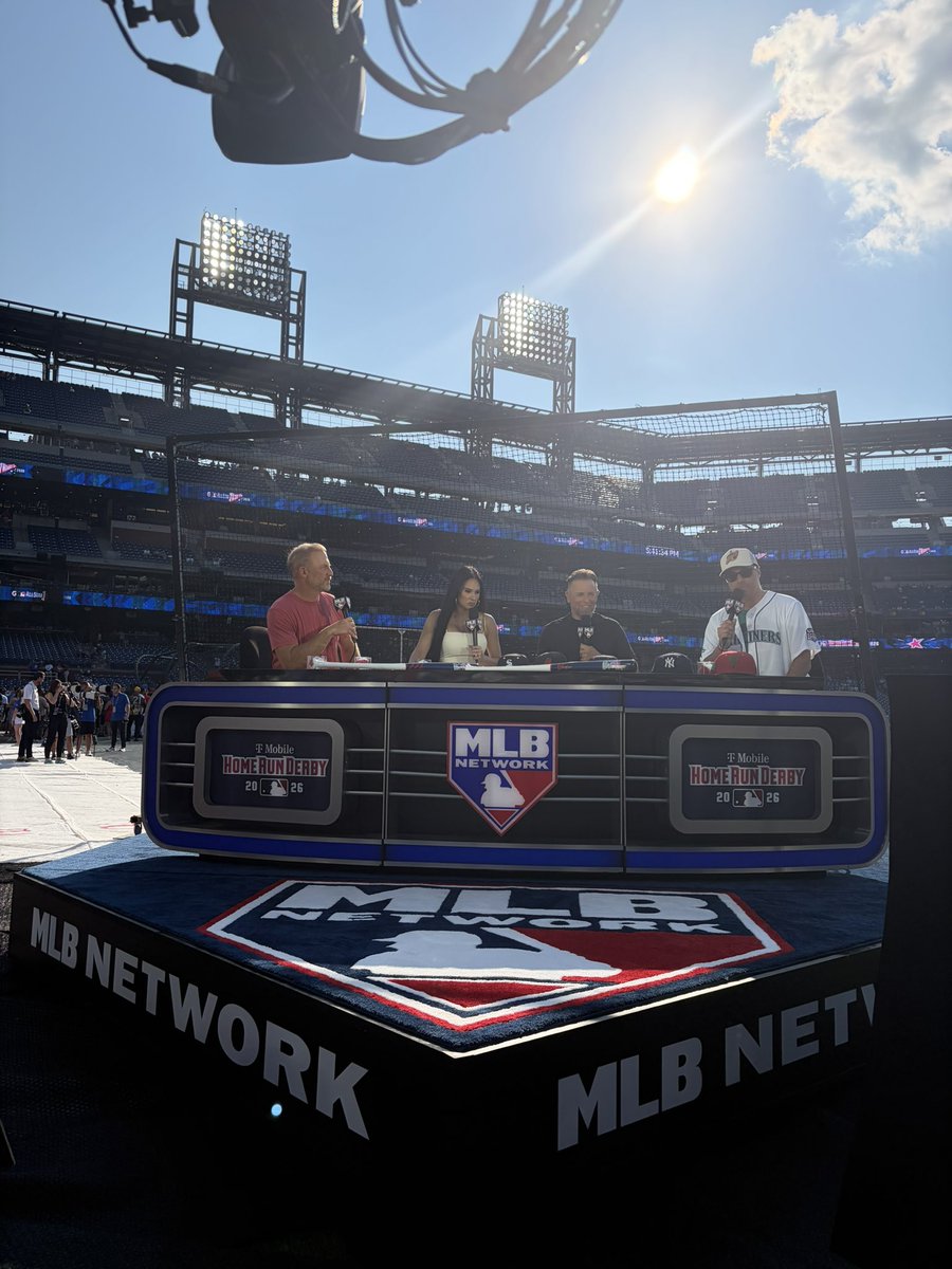 adamraycomedy's tweet photo. INCREDIBLE derby @MLB⚾️🔥🎉 https://t.co/AV2eW5s9se