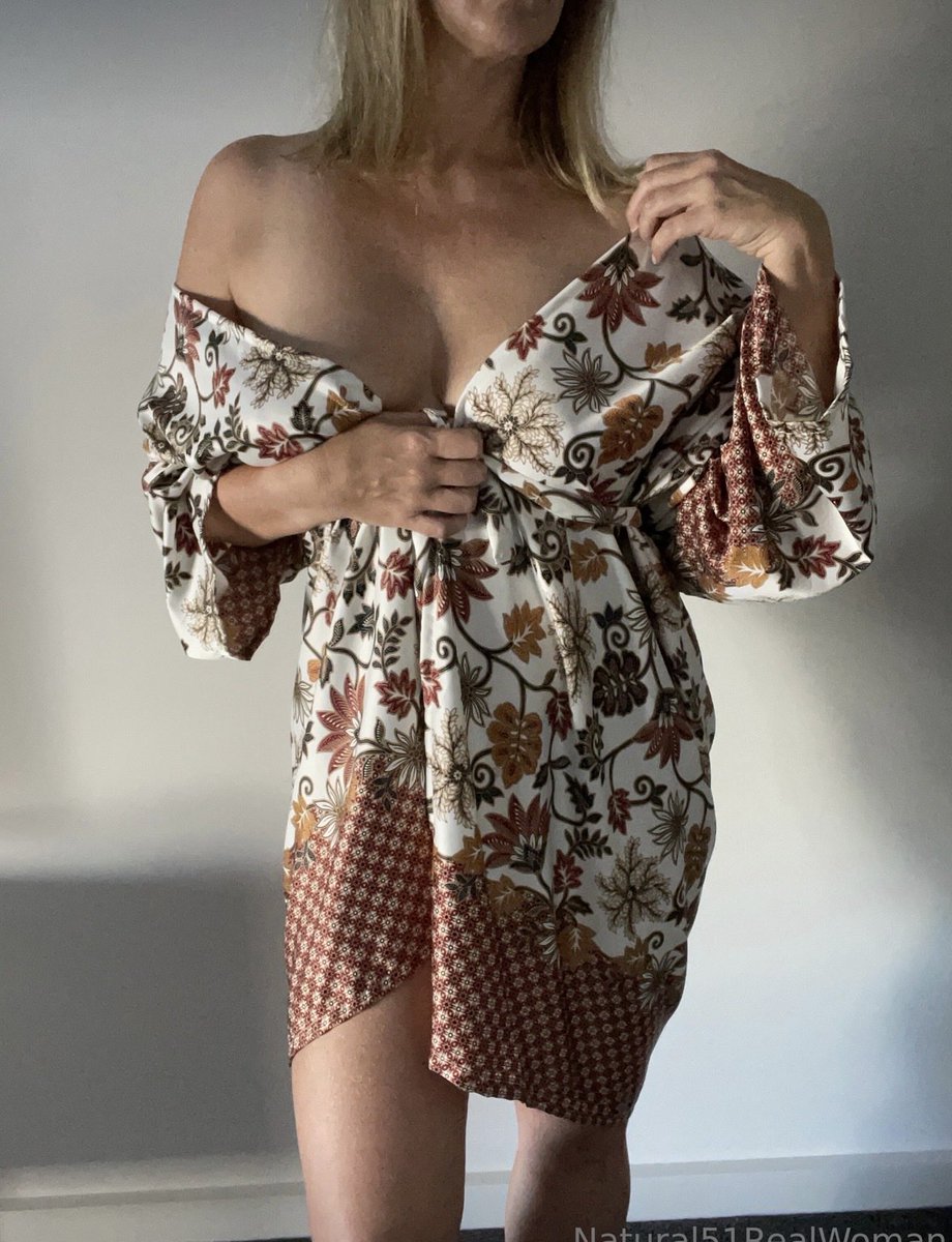 Junefit74's tweet photo. Loving my new dressing gown from a recent trip to Bali 💓 https://t.co/ajbk27qgYF