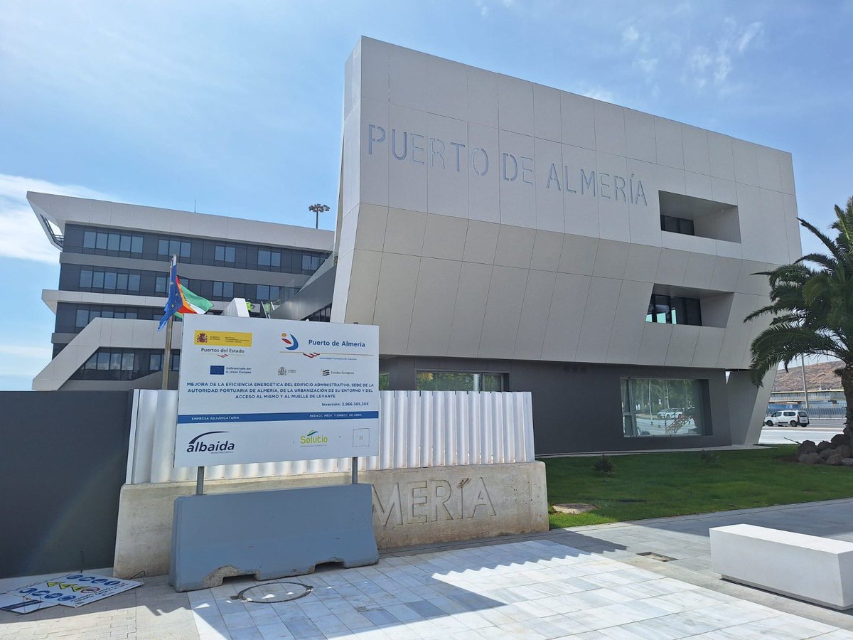 oscar_puente_'s tweet photo. Hoy autorizamos en el Consejo de Ministros la inversión de 20 M€ para transformar el frente marítimo del puerto de Almería y convertirlo en un espacio más sostenible y de uso para la ciudadanía.

Con más espacio peatonal en el muelle de Levante y en la zona de Almadrabillas. https://t.co/El5UDpbjZO