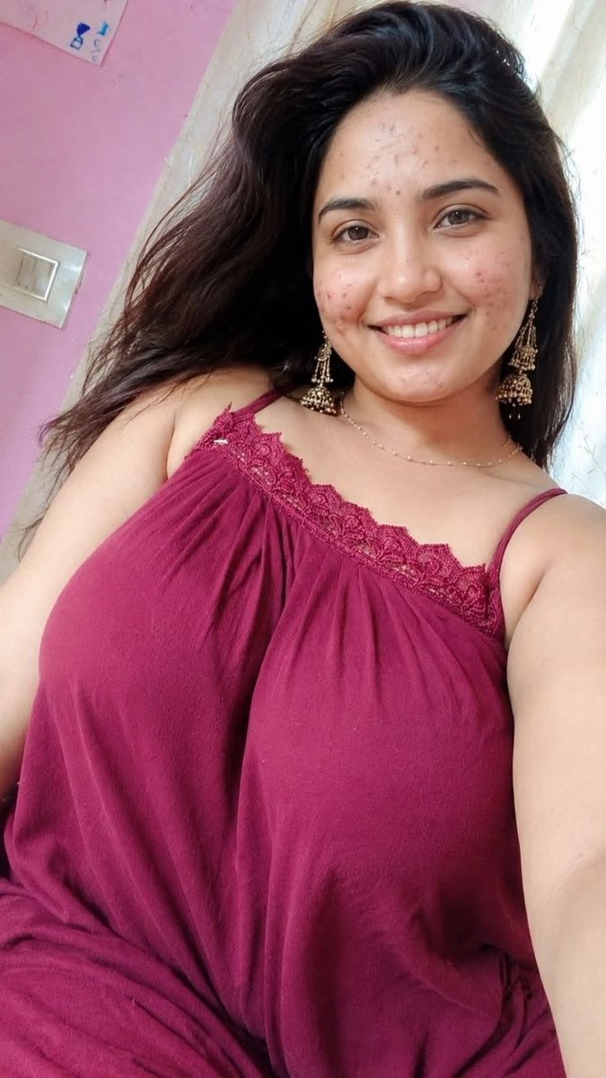 Priyankar0968's tweet photo. जिन औरतों को 👰

घमंड होता है कि उन पर सौ लोग मरते हैं 🫂

उन्हें पता होना चाहिए की वो सौ लोग हर औरत पर मरते हैं 💑 https://t.co/NxnkqcOzex