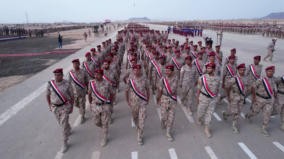SMmiliitary's tweet photo. لازم يفهم الحوثي الإرهابي، دمية إيران، أن الجيش
اليمني اليوم ليس كما كان في السابق، وأن
الجبهات في مختلف أنحاء اليمن لم تعد متفرقة،
بل أصبحت تعمل تحت قيادة عسكرية موحدة،
بدعم من التحالف العربي، وبوصلة واضحة هدفها تحرير اليمن واستعادة مؤسسات الدولة.🇾🇪

جيش منظم، ومسلح جيدًا، ومدرب بكفاءة،
وعقيدته العسكرية واحدة، وهدفه واضح، وهذا
يمنحه قدرة أكبر على التنسيق، وتوحيد الجهود،
وتحقيق نتائج ميدانية أكثر فاعلية.