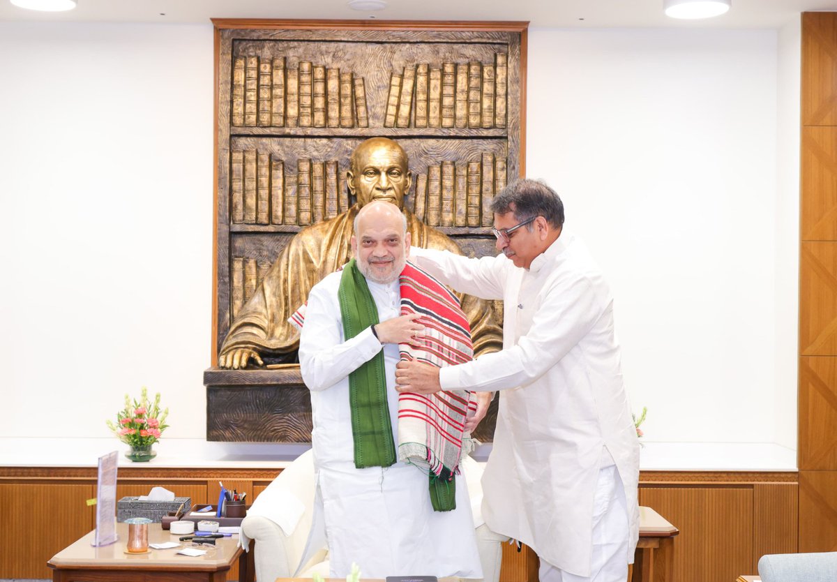 dineshbohrabmr's tweet photo. राज्यसभा सांसद सतीश पूनिया ने केंद्रीय गृहमंत्री अमित शाह से शिष्टाचार मुलाकात की। सियासी गलियारों में इसे बड़ी जिम्मेदारी के संकेत के तौर पर देखा जा रहा है। https://t.co/BwvCWsoGvO