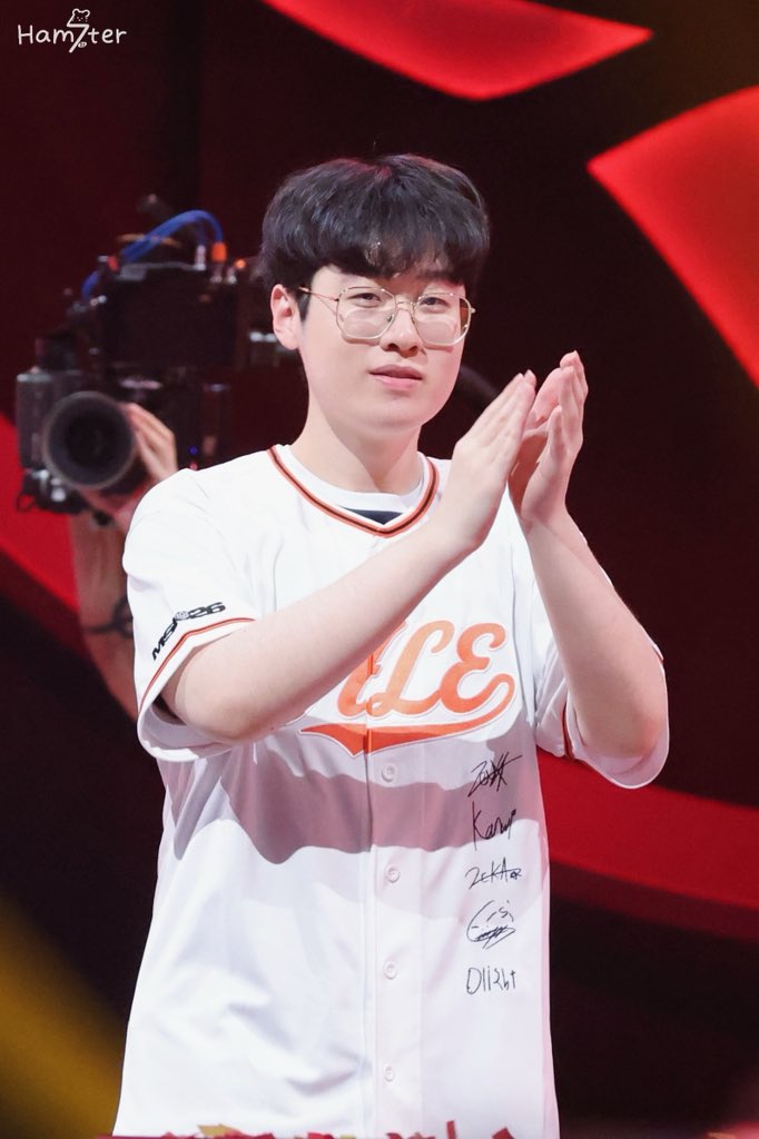 hamster_22_'s tweet photo. 260712 MSI Final BLG VS HLE
세체탑 제우스 ⚡️⚡️

#ZEUS #제우스 #최우제 #HLEWIN https://t.co/uIhJz1LNa9