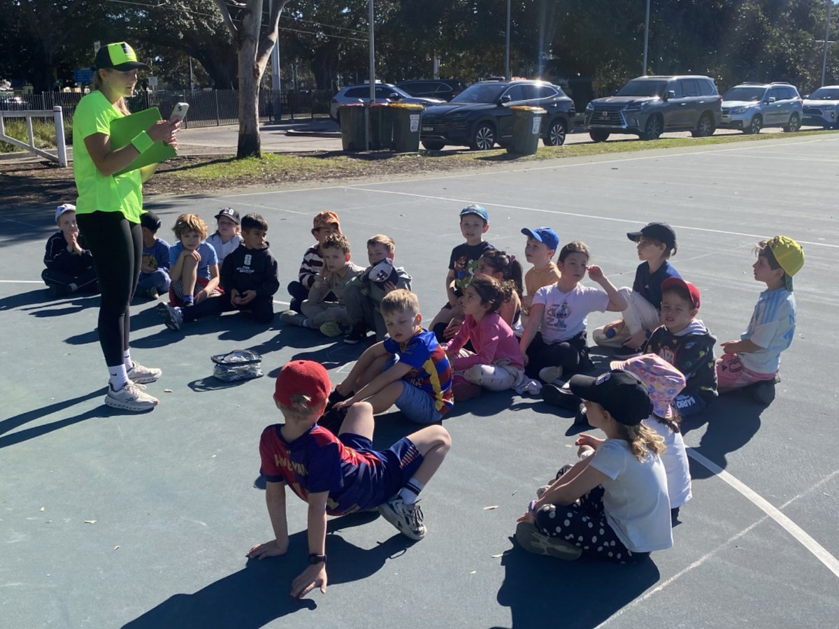 handballaus's tweet photo. Day 2 of the Sydney Handball Camp = done and dusted 🙌
70 kids
23 schools
117 awards

Pro coaching, tournaments, treasure hunts &amp; non-stop action. Thanks again to @PRIME for keeping the kids hydrated! 💧

#drinkPrime #handballaustralia https://t.co/AOl1HnlQ3P