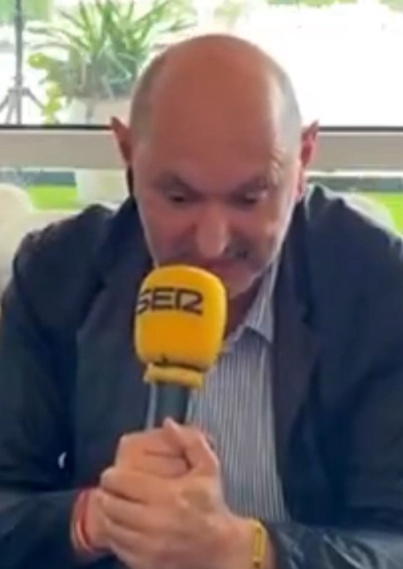 ActuFoot_'s tweet photo. 🚨 LE PRÉSIDENT DE LA FÉDÉRATION ESPAGNOLE 🇪🇸 DE FOOTBALL PREND LA DÉFENSE DE MARIANO RAJOY APRÈS SES PROPOS RACISTES SUR LES BLEUS. 😳👇

« CE SONT DES PROPOS QUI ONT PEUT-ÊTRE ÉTÉ SORTIS DE LEUR CONTEXTE. 

Je suis un ami très proche de Rajoy et je crois que ce qui nous unit le plus, c’est l’équipe nationale. 

Que la politique ne vienne pas la diviser, je ne m’étendrai donc pas sur ce sujet. »

🎙️ @ellarguero
