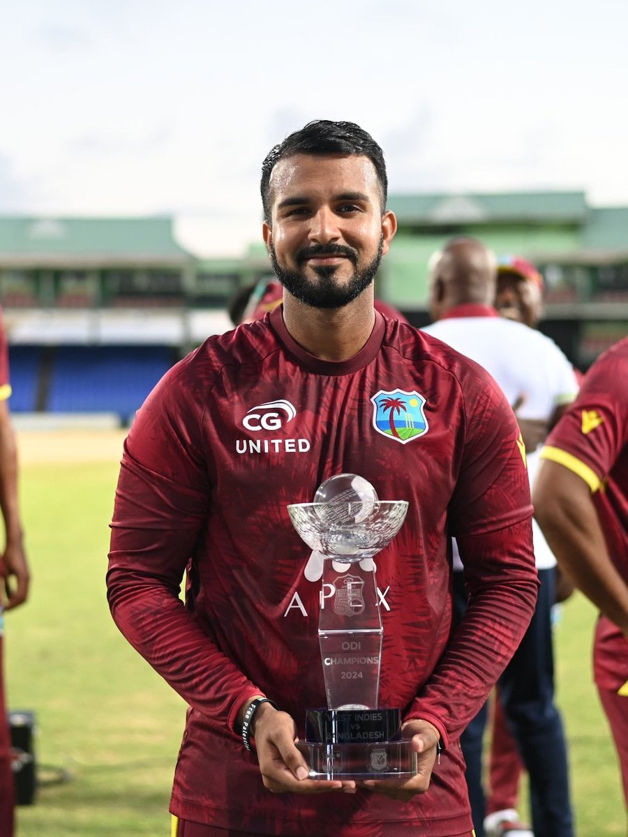 CricUpdate58494's tweet photo. 1️⃣8️⃣ - International Matches
6️⃣1️⃣2️⃣ - Runs
1️⃣ - Double Hundred
2️⃣ - Hundreds
1️⃣ - Fifty
4️⃣6️⃣ - Fours
1️⃣6️⃣ - Sixes
7️⃣ - Catches
1️⃣ - Stumping
🔸2 times #CPL Winner 🏆️🏆️
🔹Hundred on ODI debut. (104*)
🔸#POTM on ODI debut.🏅
(1/2) https://t.co/jU2HP6Kb5c