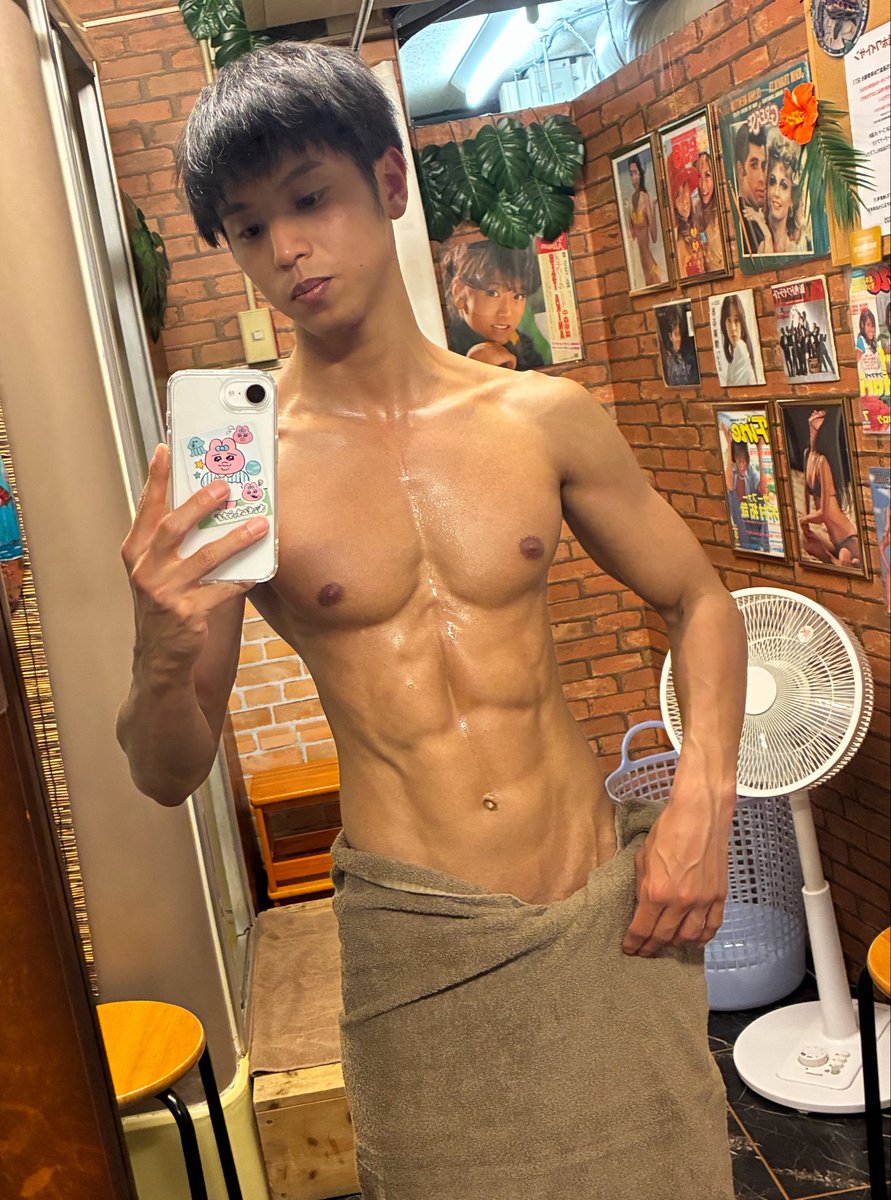 hamachakin's tweet photo. 日サロ3回目！💪
焼ける才能だけはある笑 https://t.co/Gnghd9GM4E
