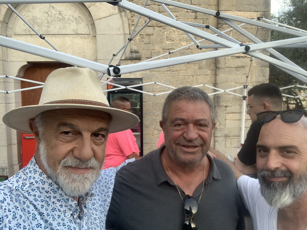JMCambaceres's tweet photo. #Gailhan @Gard: dîner républicain veille du #14juillet sur place du village au pied de l’église du 12ème siècle. Apéro et discussion avec élus et Comité des fêtes. Au menu: melon, paëlla et glace. Musique et karaoké. #FêteNationale tranquille d’un village de la #France profonde. https://t.co/kzkMSkM96e