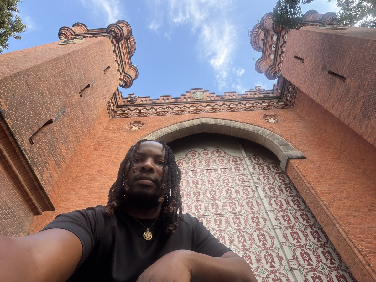 therealGnlzamba's tweet photo. Ceazar ♕ Just touched down in Copenhagen, Denmark !!! 🇩🇰 🇺🇬🏁 ✈️ Excited about this weekend. #EnsiYaffe 🥂🌍🍾 
 #GNLZAMBA #MrContent #KyapaKuBuliContinent #BFE  #Global #Storyteller #GNLHomecoming 🇺🇬🇺🇸 #Album 

https://t.co/slAvX88pyH https://t.co/NhQ6vTo7bR