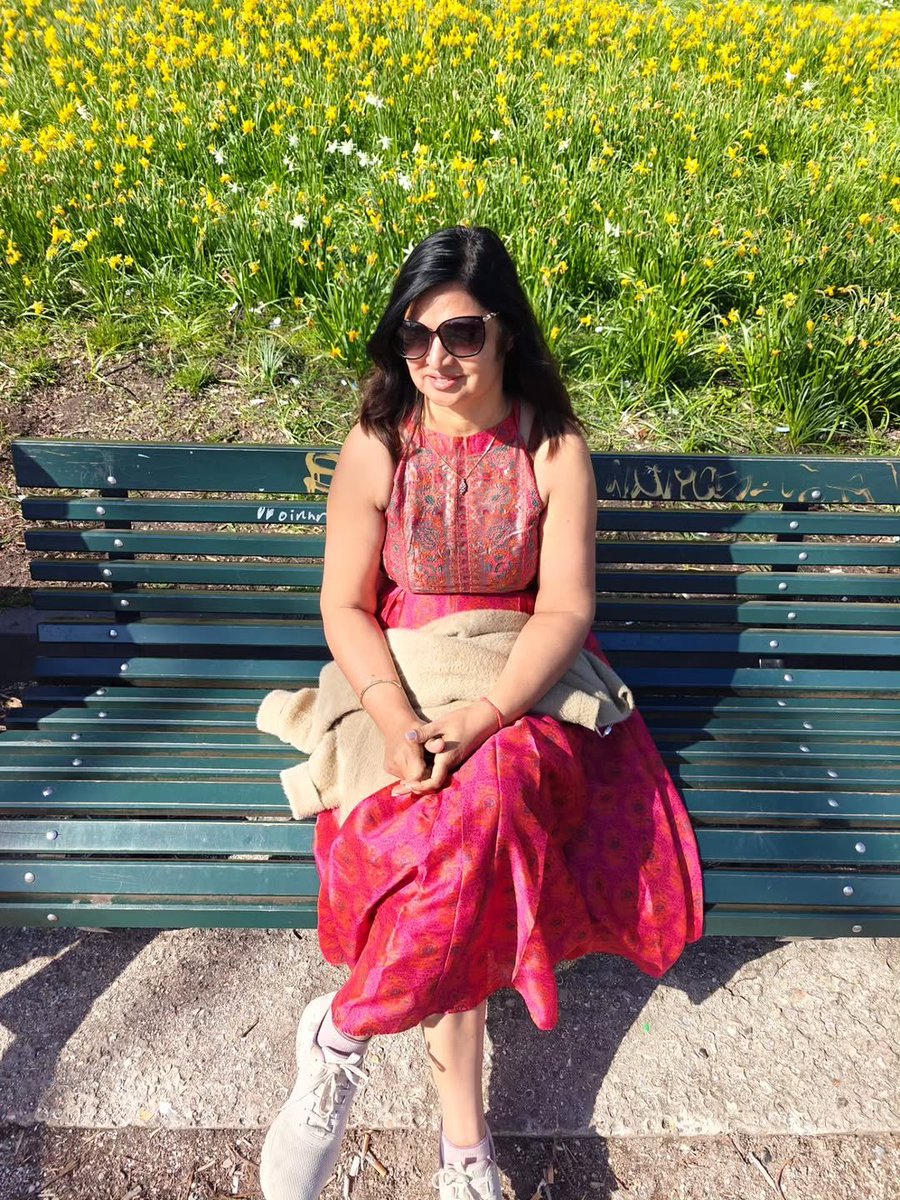 rishika502's tweet photo. Life isn't a rehearsal, so don't save your best smile for tomorrow. Live the life you love, enjoy every moment, dance like no one's watchingeven if they are nand laugh until your stomach complains. Stay happy, because happiness is the best outfitand it never goes out of style!😉 https://t.co/xFOkQsqpkA