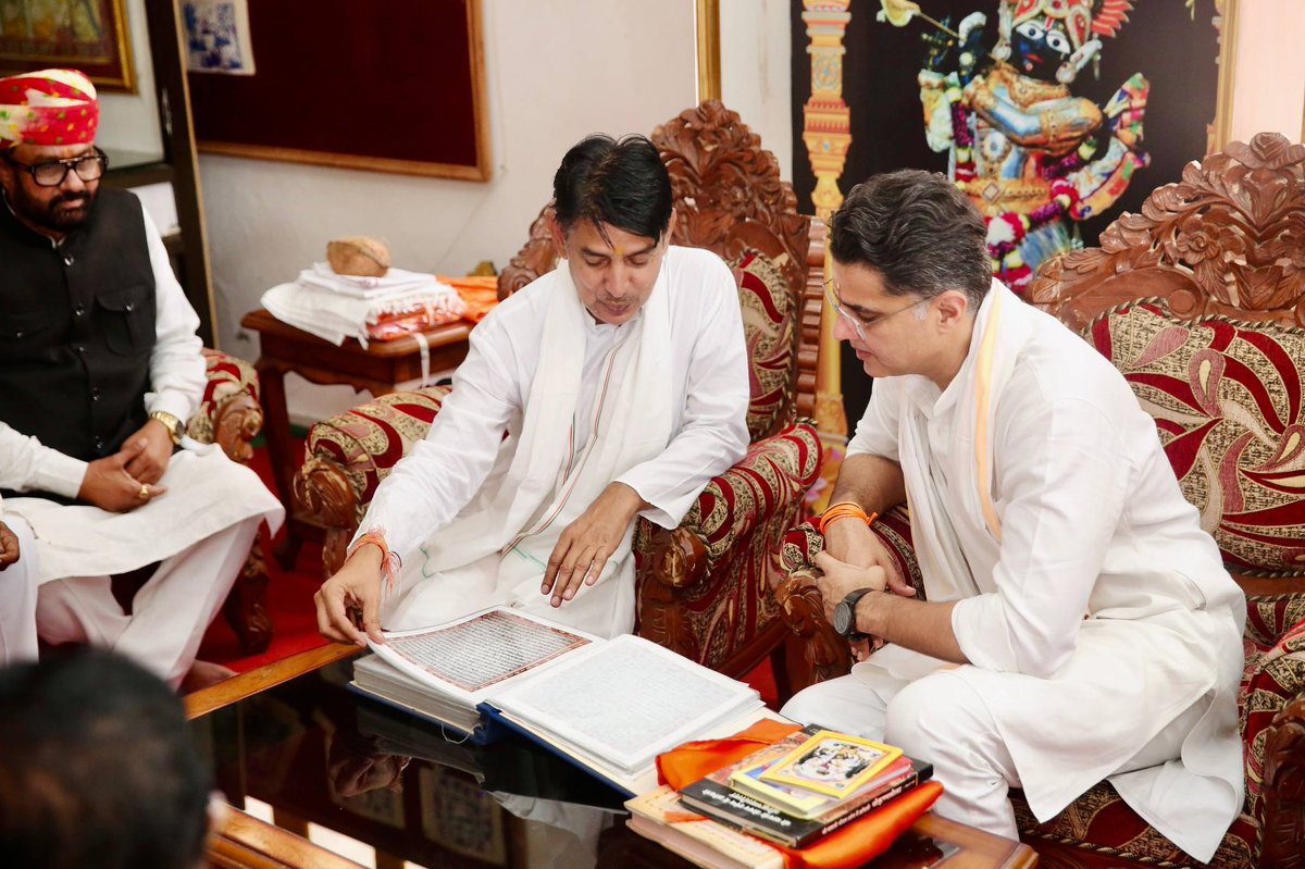 SachinPilot's tweet photo. पवित्र त्रिवेणी संगम पर स्थित तीर्थस्थल बेणेश्वर धाम में शीश नवाया। 

तपस्या, आस्था और आध्यात्म के इस पावन स्थल पर प्रदेश की सुख-समृद्धि और उन्नति की कामना की। 

भगवान बेणेश्वर महादेव की कृपा सभी पर बनी रहे। 
हर हर महादेव। 🙏 https://t.co/wW88WukXVA