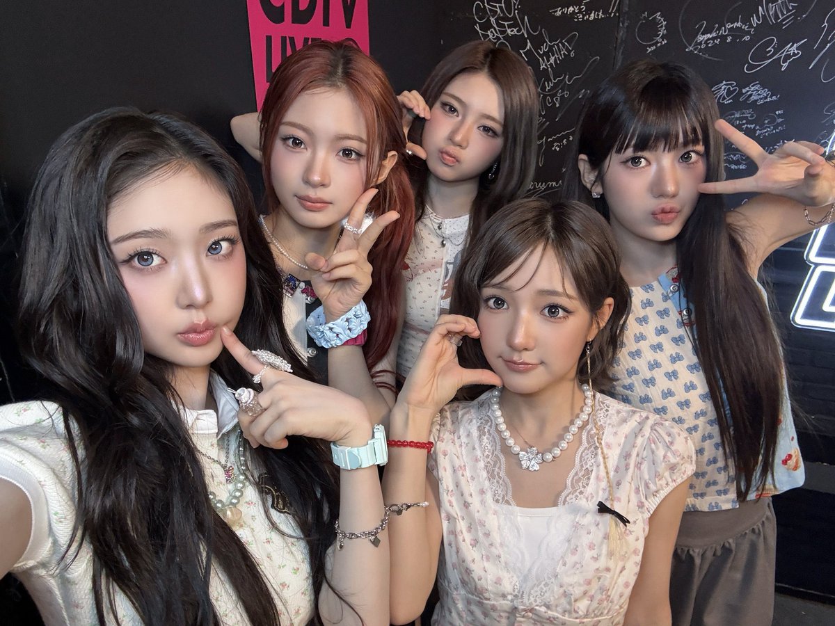 KiiiKiiiFr's tweet photo. — TWITTER JP . 13.07.2026

⤷ #KiiiKiii : Merci à tous ceux qui nous ont regardés 💿🖤
Première diffusion intégrale de « 404 (New Era) » 🪽
Avez-vous apprécié ? ✨
À tous les TiiiKiii, envoyez-nous vos impressions 💌

› 🍓
#키키 #WhoIsKiiiKiii @We_KiiiKiii https://t.co/Bh1DZW0j9b