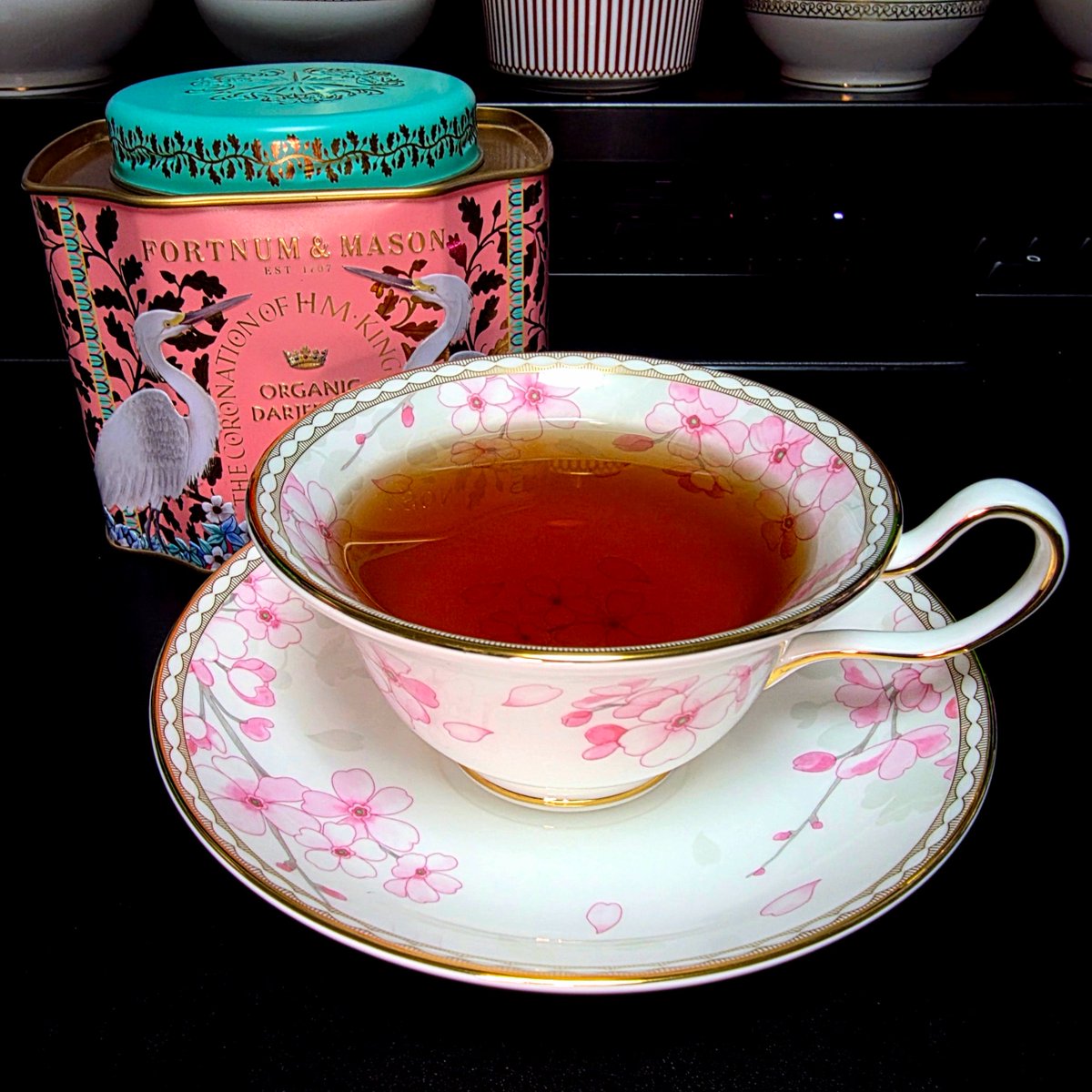 0yuito0's tweet photo. こんばんは！！

夜のお茶！！
☕️：スプリングブロッサム
🍃：F&amp;M Coronation Organic Darjeeling

#ウェッジウッドで一日一茶 #おうちカフェ https://t.co/Aj88pj2KVa