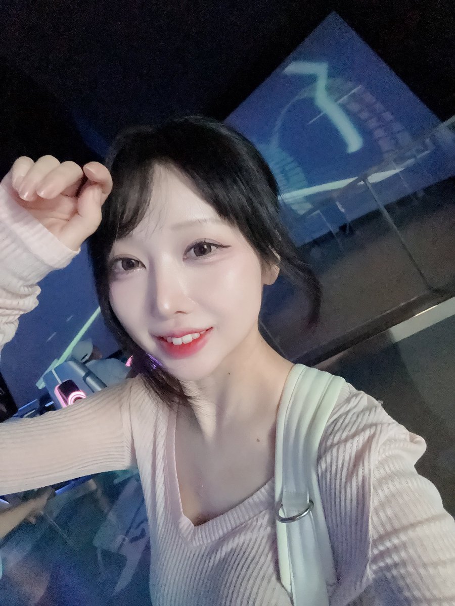 ryutorrrrr's tweet photo. 🐭✨上海迪士尼我来���～好开心呀！🎠🎈
상하이 디즈니랜드 왔어!! https://t.co/Rx7iph1Y8z