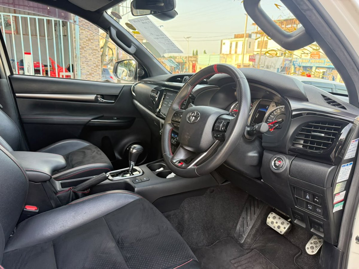 Nkya_motors's tweet photo. TOYOTA HILUX DOUBLE CABIN 
GR SPORT 🔥
Year:2023
Engine :2400cc
Engine Code:2GD 
Fuel: Diesel ✅
Kilometer:30,000 

Automatic Transmission

Features:
Valvet  Seats 
20 inches Sport Rims✅
4-SRS Airbags✅

Price 145M

Free Registration ✅

Call 0656522799

Kindly repost it🙏 https://t.co/6Idmd4Dnqc