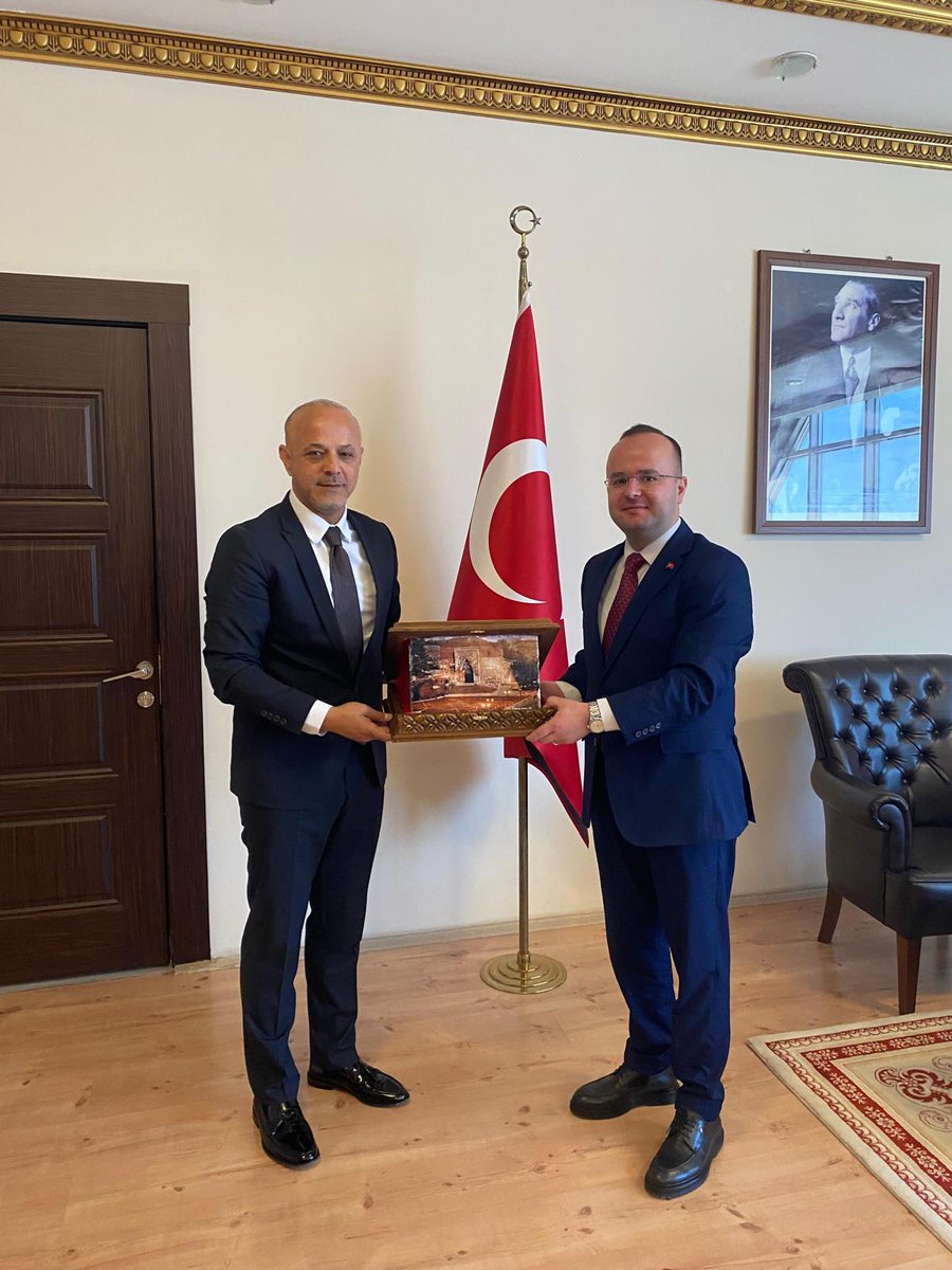 afsnkym's tweet photo. Afşin Belediye Başkanı Sn.Koray KIRAÇ, Kaymakamımız Sn. Abdullah ARSLANTÜRK'e hayırlı olsun ziyaretinde bulundu.

Ziyaretten duyduğu memnuniyeti dile getiren Kaymakamımız Sn. Abdullah ARSLANTÜRK, nazik ziyaretleri dolayısıyla misafirine teşekkür etti. https://t.co/gBR8LP0Gwz