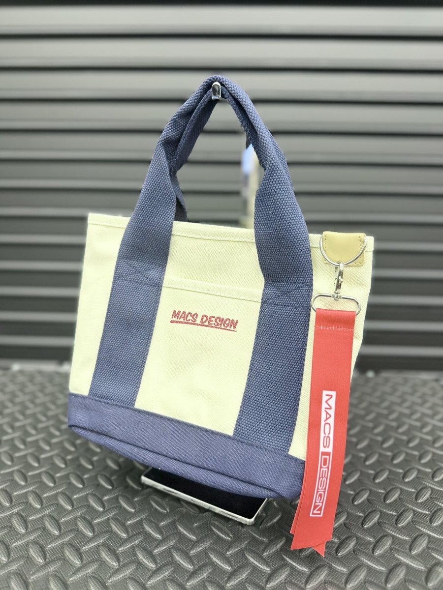 macs_design's tweet photo. 🌈MACS Design マルチトートバッグ✨️
ホワイト/ネイビー 少量ですが入荷しました。
https://t.co/2u0EAqnC2l
#macsdesign
#マックスデザイン https://t.co/jxbeYfswjh
