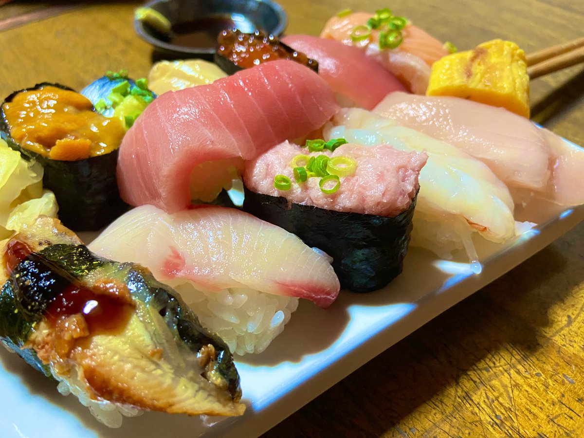 JOJO7492666's tweet photo. 寿司食うぜ！ https://t.co/66yT8YdqER