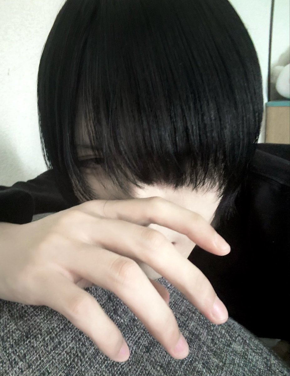 vanitasdiary's tweet photo. 今と赤の時 https://t.co/MVL15MFZVp