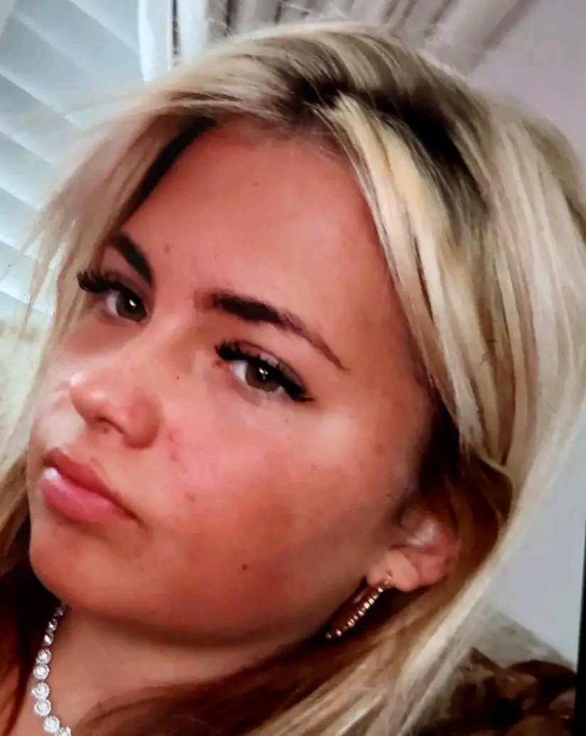 FreyjaBakke's tweet photo. Have you seen Peyton?

She’s 15 years old and has been missing from the Knottingley area since Thursday 9 July.

She is described as a white girl with long brown hair with blind highlights and around 5ft tall.

There are concerns for her welfare. https://t.co/Rk3QSsCLd7