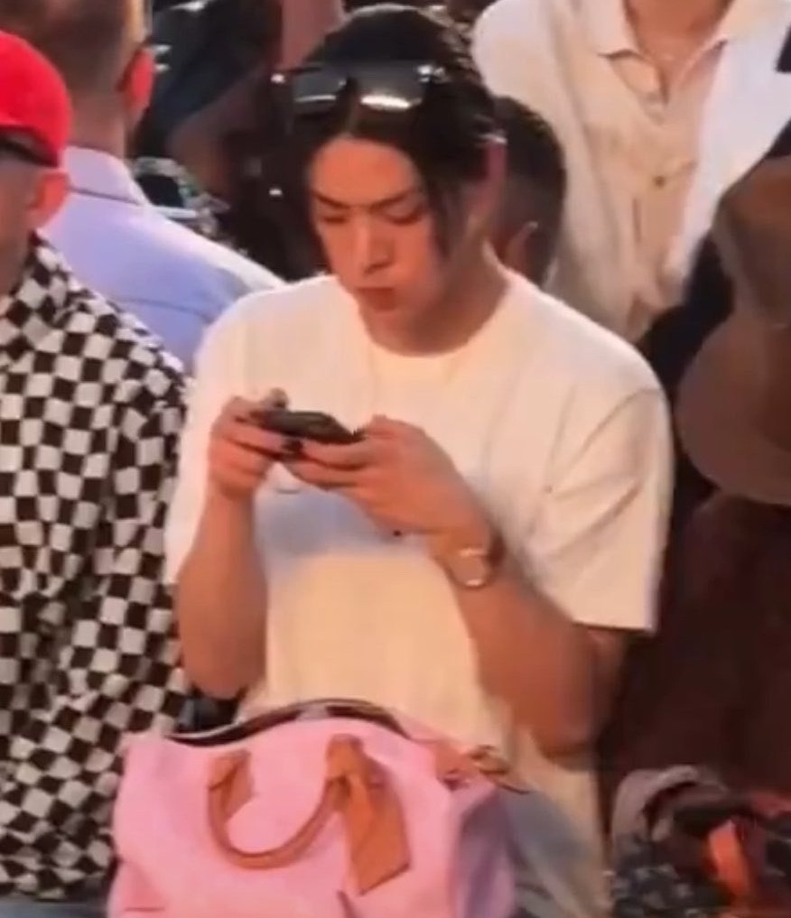 yuta as cats 𑄝 tweet media