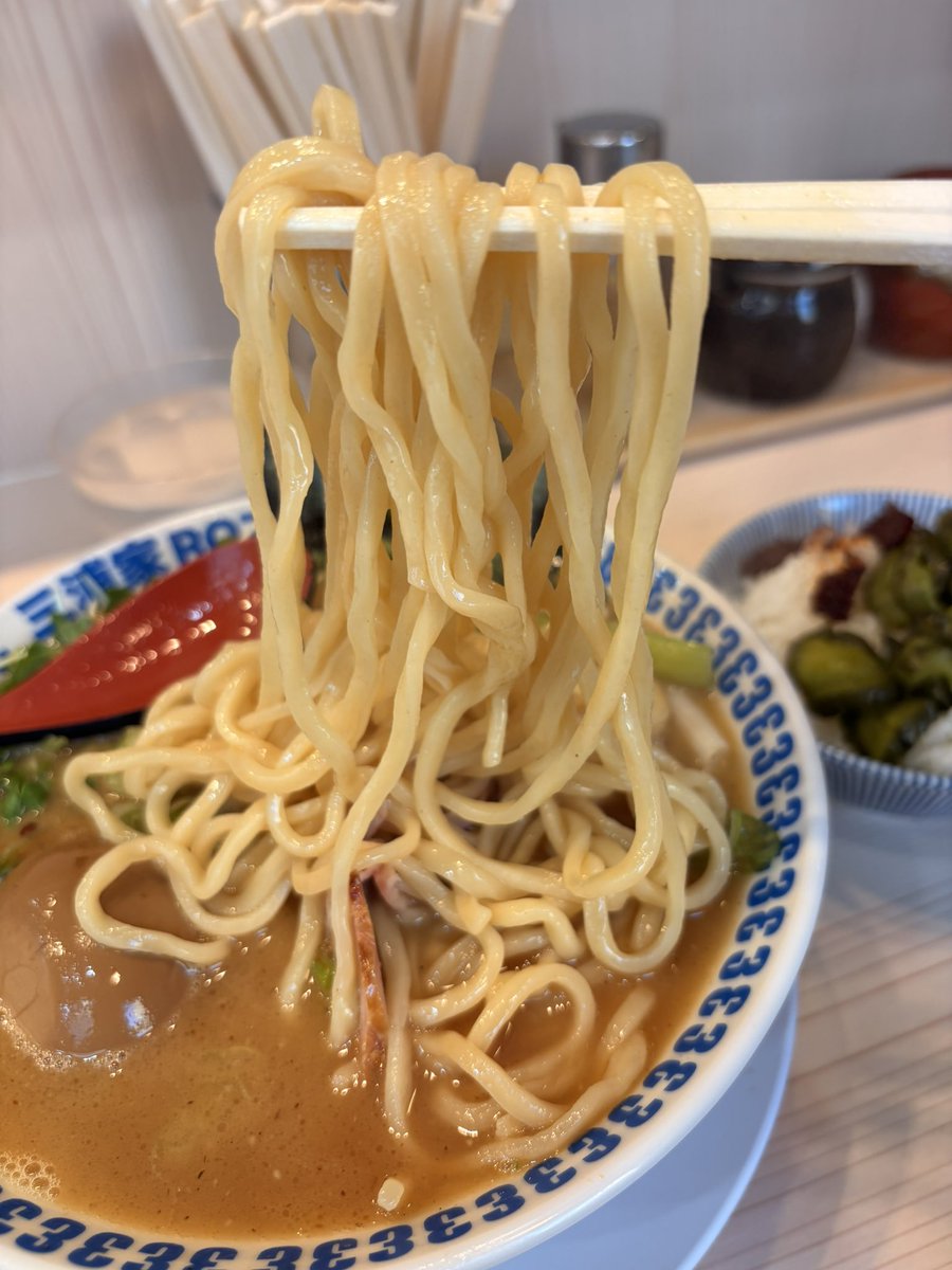 87AW2's tweet photo. 三浦家ロゼオ初参戦
オープンから落ち着いたかな？のタイミング
らしさを随所に感じる好きの無い守りを感じました。
新しいジャンルは退化した私と進化する三浦家のブランディングについて行く事が自分の課題と感じました。
ずる賢い味でした🍜 https://t.co/rTkrm5S5Cw