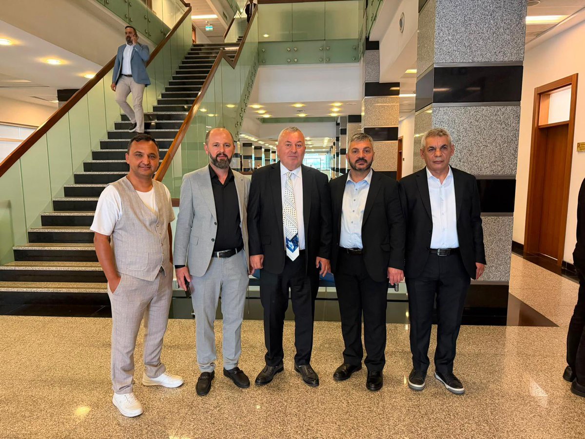 cenginyurt52's tweet photo. Staj ve çıraklık mağdurları ile diploma denklik mağdurları, TBMM’de ziyaretimize geldiler.

Nazik ziyaretleri için kendilerine teşekkür ediyorum. Haklı taleplerinin takipçisi olmaya, sorunlarının çözümü için mücadele etmeye devam edeceğiz.#StajyerVeÇıraklar https://t.co/6qFTaBqQ8a