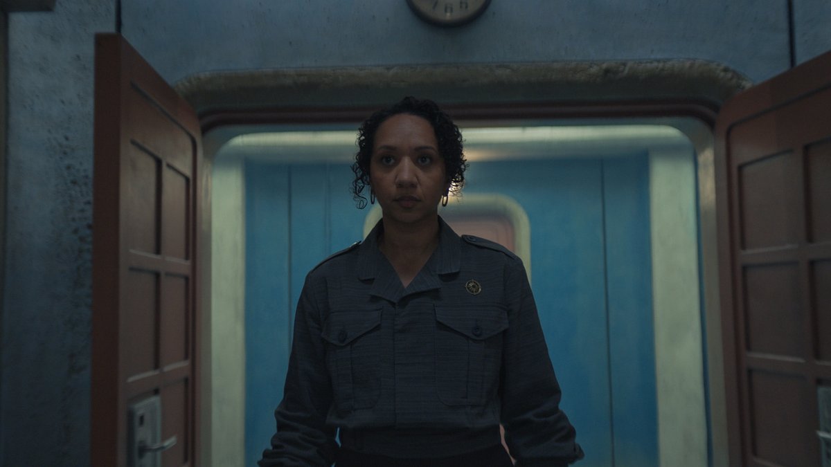SiloSeries's tweet photo. Stills from Episode 3 "A Dark Web" https://t.co/0cWnzbr5p3