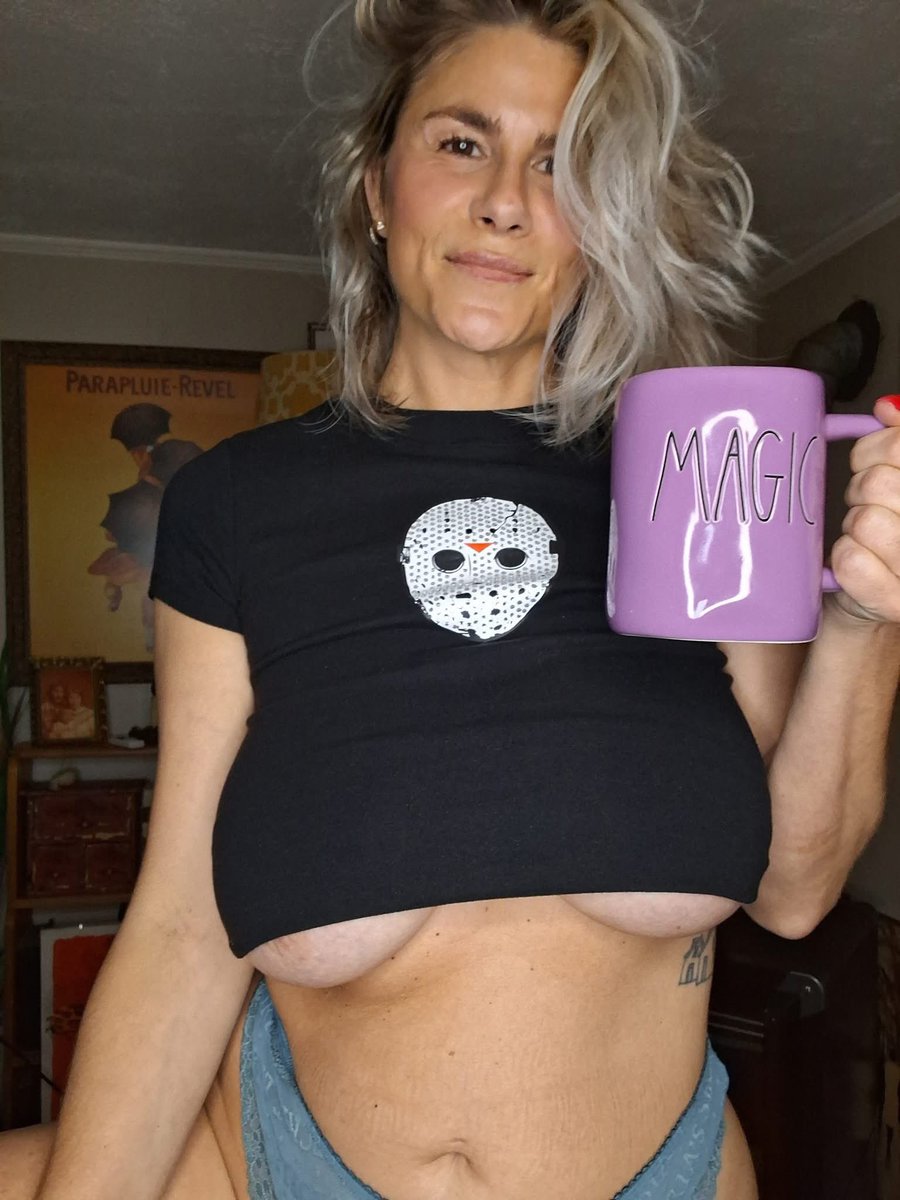 srahmarshal's tweet photo. Good morning ❤️🥀

Magic Mug-200comments 2k let go #CLO_VER #GOODMORNİNG https://t.co/K4hVsx4ByX