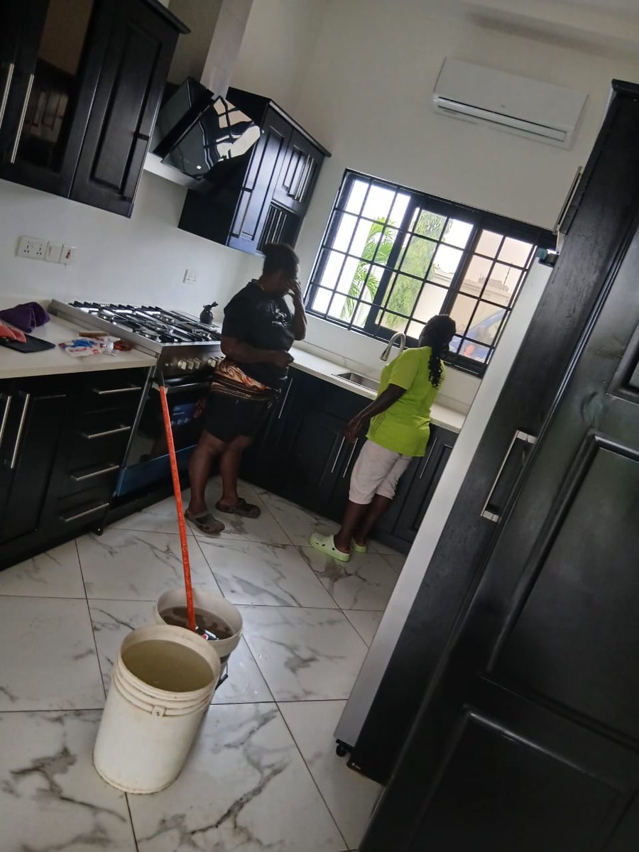Poshcleangh's tweet photo. Need professional cleaning services in Accra? ✨🧹
Cleaners available now at Posh Clean Ghana for tile and grout cleaning.
📞 0246 345 093
#CleaningServices #AccraGhana #TileCleaning #Ghana https://t.co/4QeRAIWul6