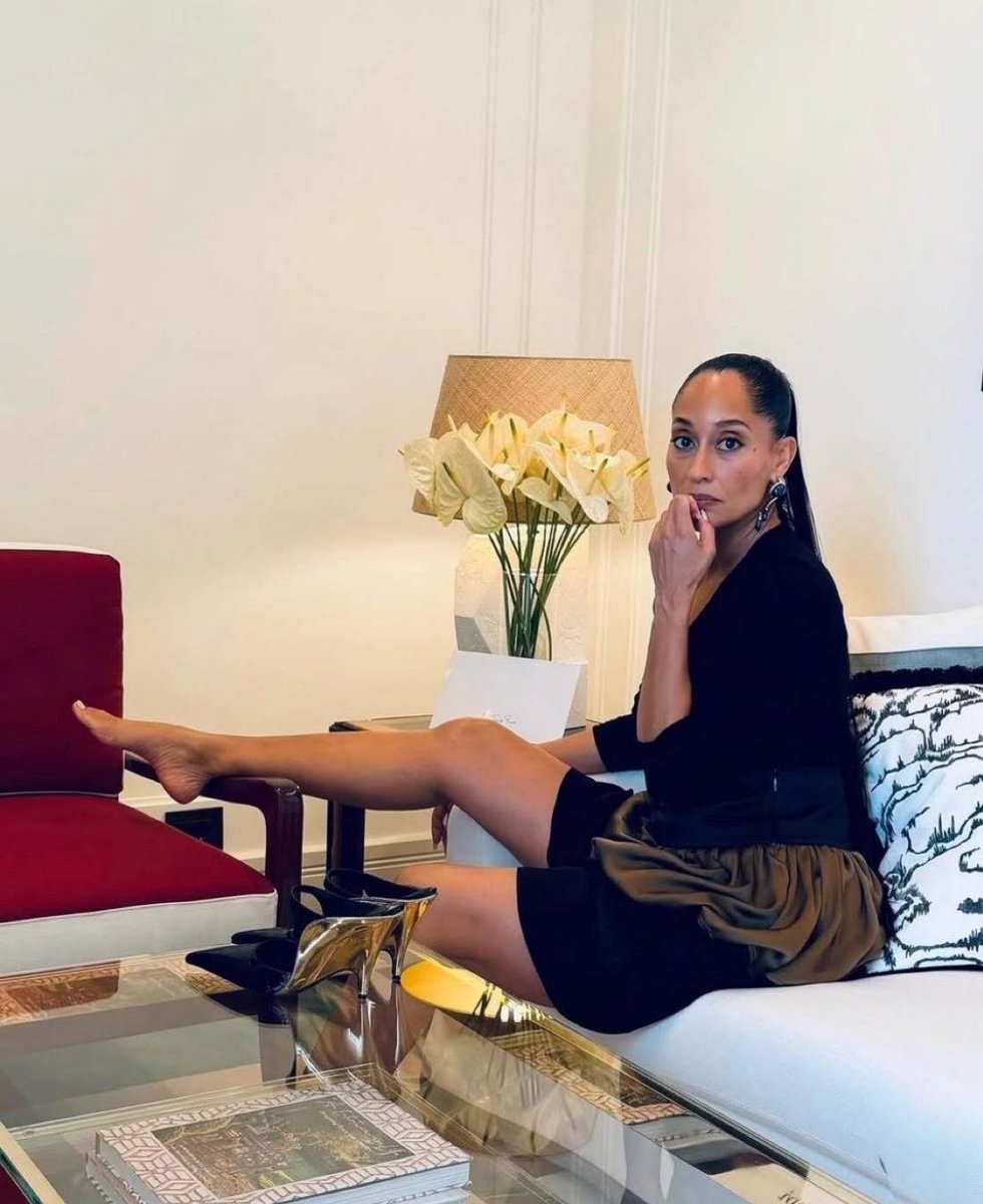 foundallsaint's tweet photo. Tracee Ellis Rose stuns in photo 🤎 https://t.co/s701rEjOOo