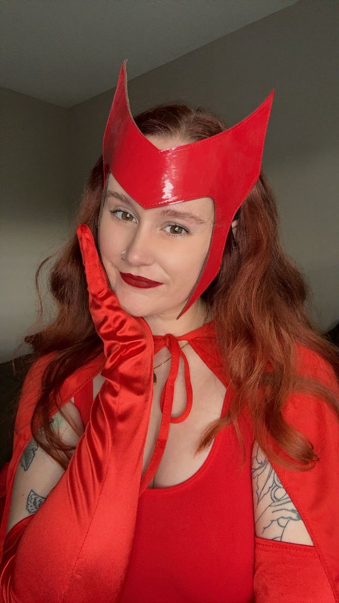 urdarlingirl's tweet photo. idk man….maybe i should bring back the wanda cosplay. 🤔 then maybe cosplay other characters 🤔 https://t.co/PL81Lhlcxs