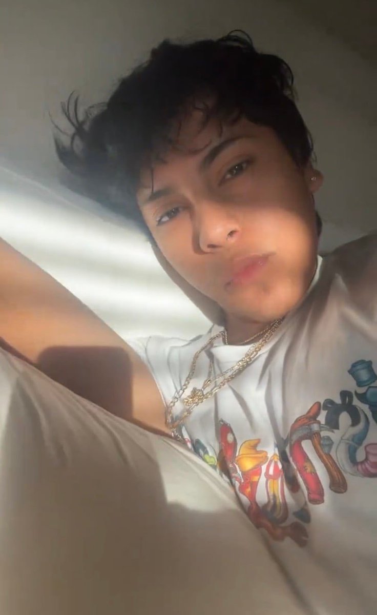 allris3's tweet photo. good morning new york👅 https://t.co/YpU1gGlHvz