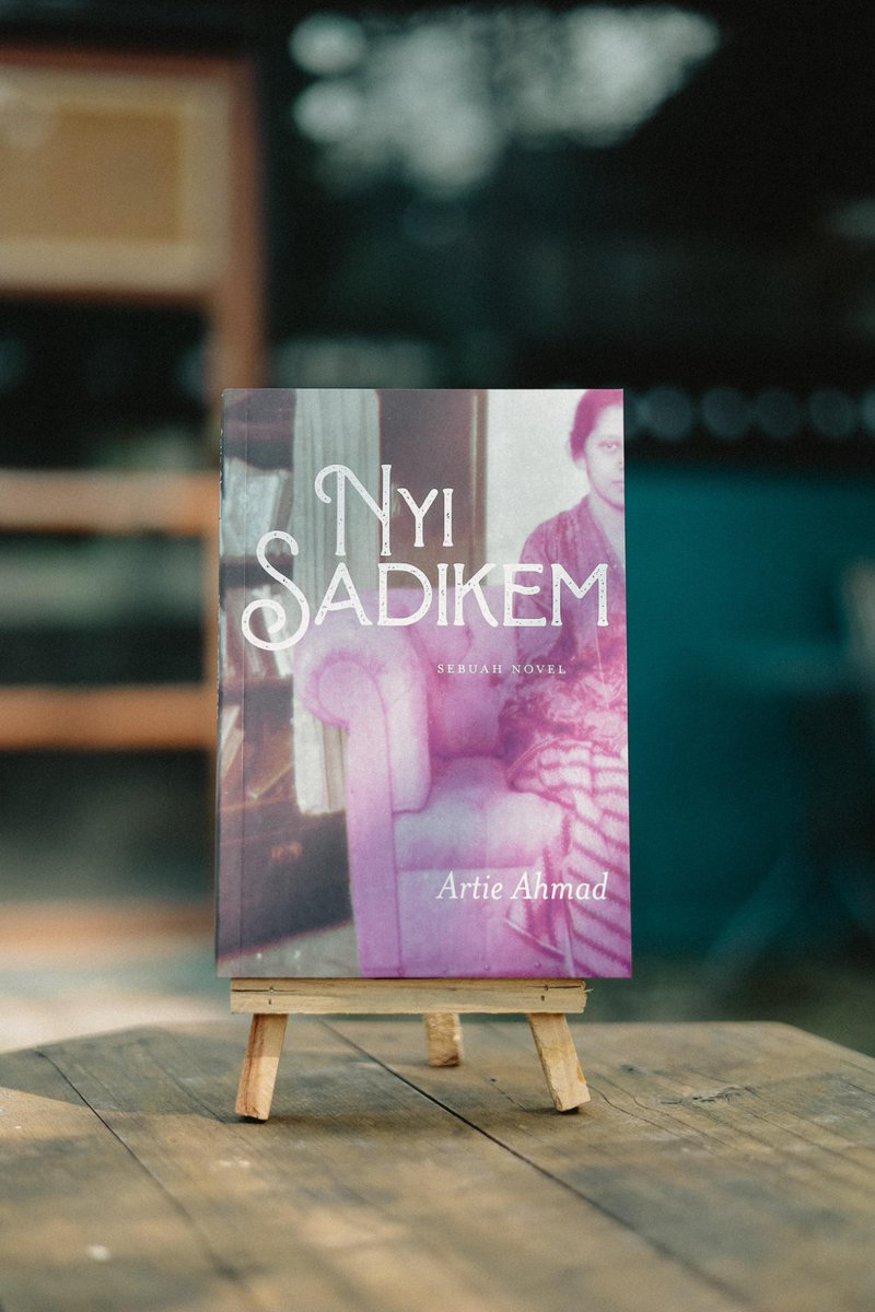 DenasyaBookshop's tweet photo. [OPEN Pre-Order]

╰┈➤ Nyi Sadikem
Penulis   : Artie Ahmad
Penerbit : Marjin Kiri

💸 62.000

Link order: 
https://t.co/wMwFyZ7U1m
[slot tersedia selama link form masih bia diakses] https://t.co/IEsKanpcfx