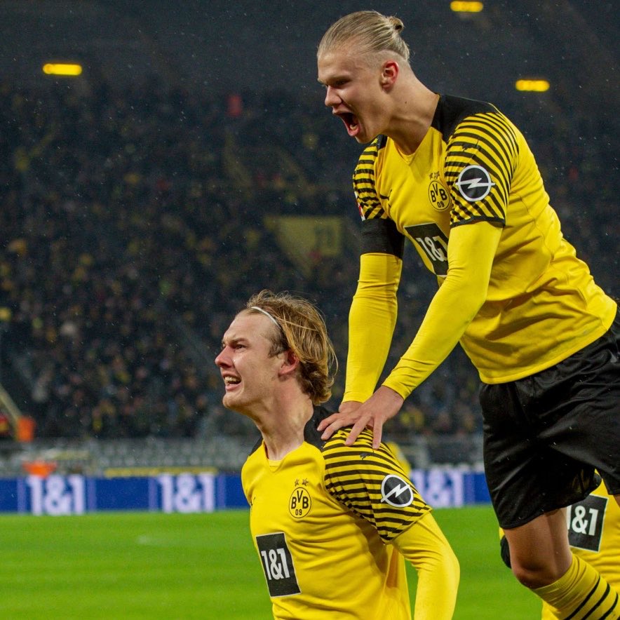 VHrnd_Ali's tweet photo. 𝑗𝑢𝑙𝑖𝑎𝑛 𝑏𝑟𝑎𝑛𝑑𝑡 & 𝑒𝑟𝑙𝑖𝑛𝑔 𝐻𝑎𝑎𝑙𝑎𝑛𝑑 ꨄ︎
#braaland @Erling @BVB @BlackYellow 🥹💛😭 https://t.co/d7ol5vNtUF