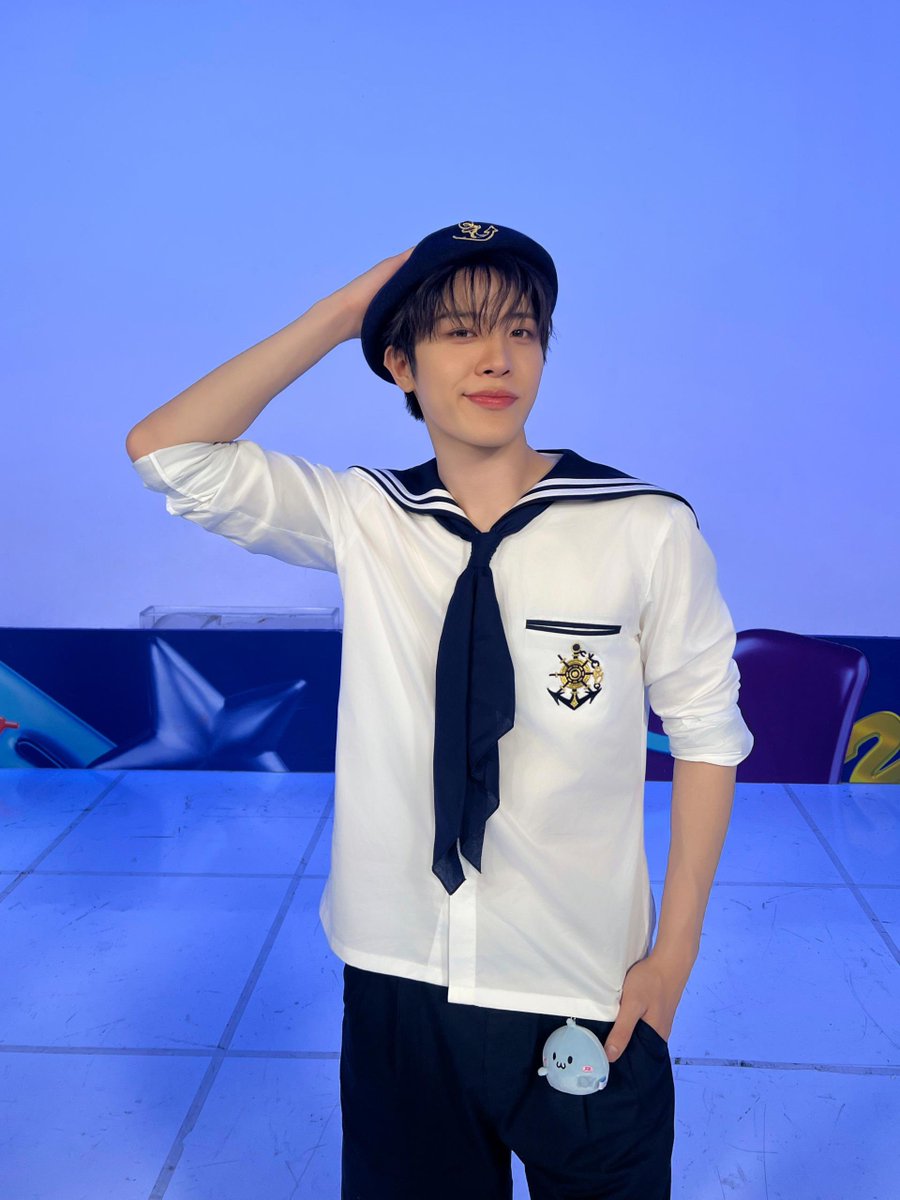 junghwanfeed's tweet photo. so junghwan [hip korea] interview 📑 #소정환 

“when we met him in person, he was quite different from his intense on-stage persona. he greeted us with a bright smile, and when reflecting on his recent activities, he first brought up his bandmates and the fans. his calm tone naturally conveyed his passion for the stage and his desire to show an even better side of himself. amid his hectic schedule, so junghwan is carving out his own path, one step at a time.”