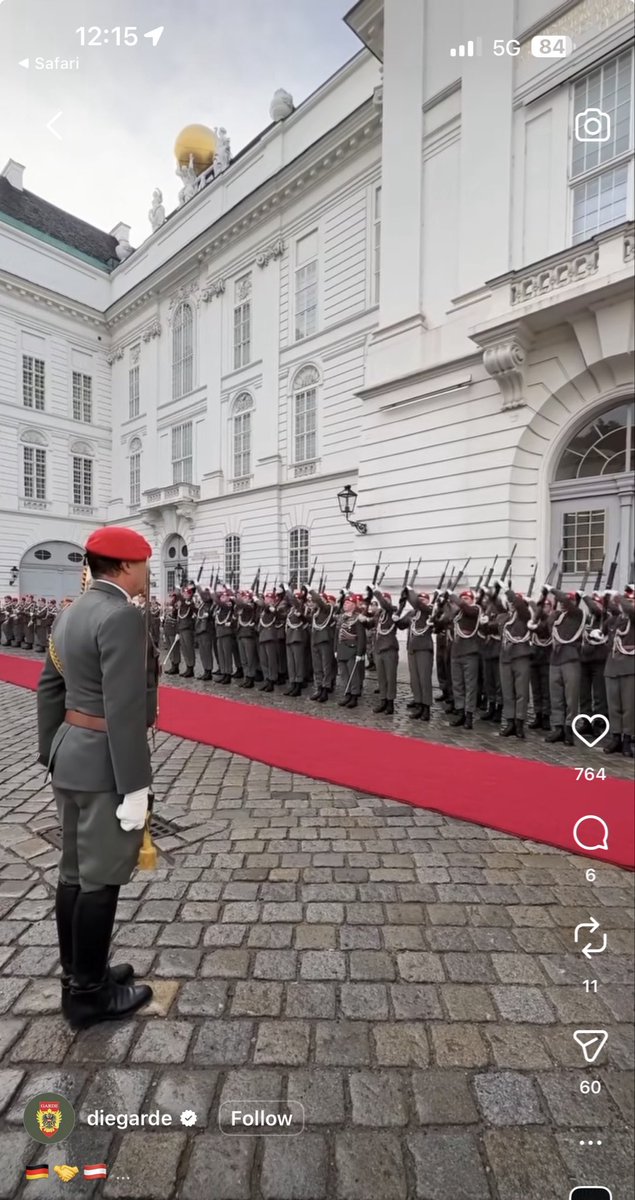drea_koch's tweet photo. 🇦🇹
Unsere Soldaten im Gleichschritt auf einer französischen Militärparade während eines laufenden geopolitischen Konflikts. Und zeitgleich beim Gipfel der ‚Willigen‘ am Tisch sitzen …
Damit ist  unsere Glaubwürdigkeit als unabhängiger Vermittler endgültig verloren.

What a shame https://t.co/QcAVrI3j9F