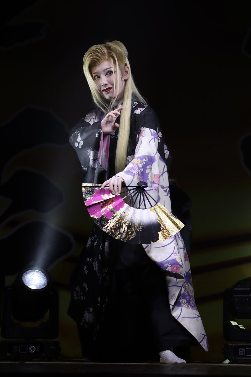 oe_9987's tweet photo. さくら祭り

🎶大江戸喧嘩花　/  じょんから女節

#劇団殿下
#さくら　さん
#片岡演劇道場 https://t.co/1vPALIBtIW