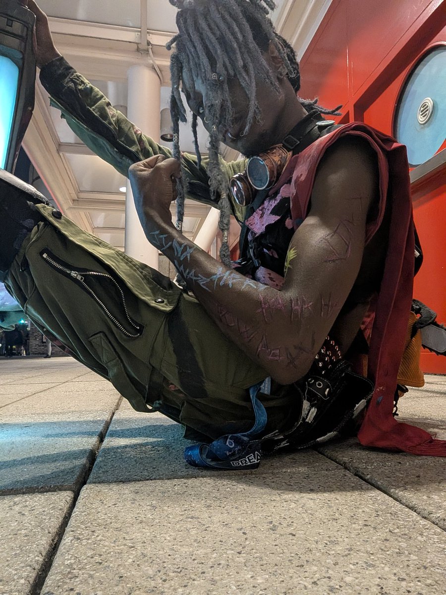 moon_bit3's tweet photo. Didn't post the #dreamcon26 cosplays here
 If you saw me say hi https://t.co/uruRtp5nws