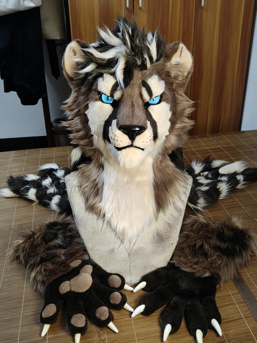 qijing260570760's tweet photo. The mountain lion is waiting to be adopted!
Includes: head, hands, tail, design drawing, movable mouth and complete oral cavity
Price: $2,000 does not include postage
Head circumference 64 cm - head height 26
Please DM me for more!#furry #fursuit #fursuitforsale #fursuitmaker https://t.co/F5lp6JgXiv