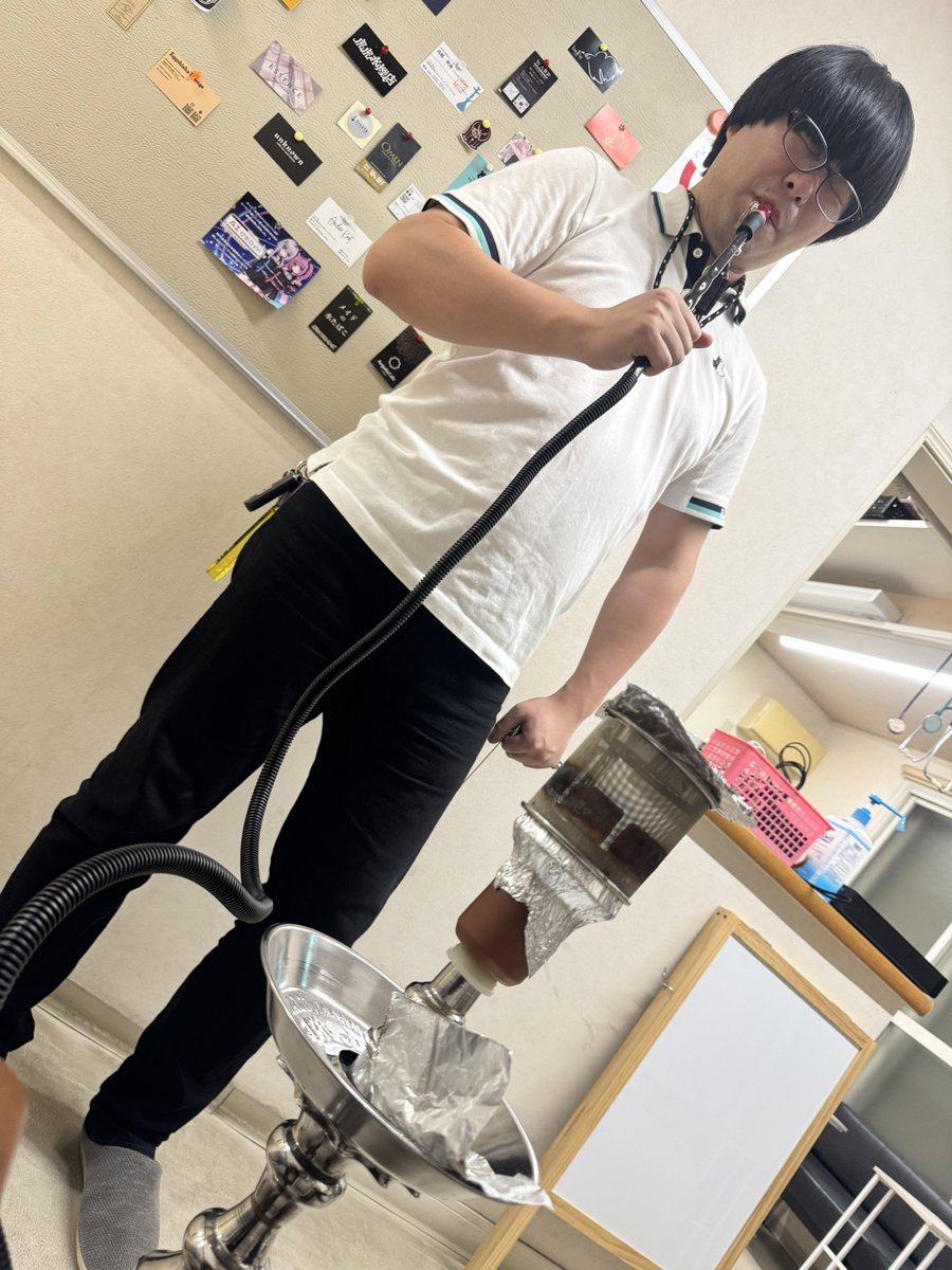 yosami_moku's tweet photo. やっと来れたぜメディシーシャ！
のどか医院長渾身の？グレープミント！

@medishisha 
@nodoka_1470 https://t.co/tkhqxXJKrS
