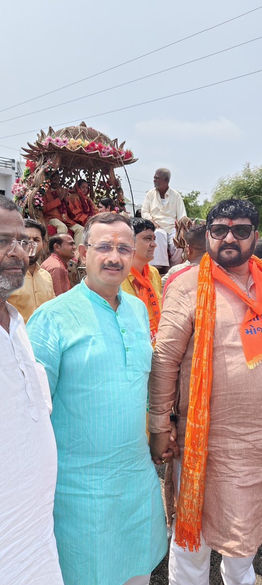 bthaker47's tweet photo. ગૌરવની ક્ષણ...રાજ્યસભા સાંસદ મિત્ર મયંકભાઈ નાયક ને ‘ફેમ ઈન્ડિયા – એશિયા પોસ્ટ સર્વે’માં દેશના શ્રેષ્ઠ સાંસદોની યાદીમાં સ્થાન મળ્યું છે.
આ પ્રતિષ્ઠિત સન્માન મેળવનારા તેઓ ગુજરાતના એકમાત્ર સાંસદ છે.
આ ગૌરવપૂર્ણ સિદ્ધિ બદલ હાર્દિક અભિનંદન અને શુભેચ્છાઓ. https://t.co/q7UAqBZrvY