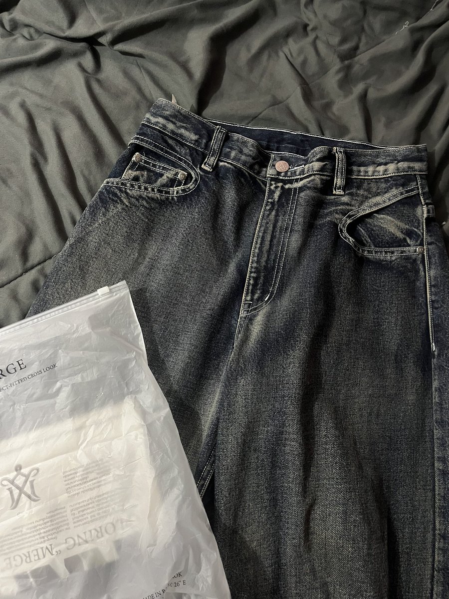 fear0909's tweet photo. ส่งต่อกางเกง merge รุ่นBaggy Jeans  
สีDust ไซส์ s 💐
ส่งต่อ 700รวมส่ง 
ไม่มีตำหนิค่ะ

#ส่งต่อเสื้อผ้ามือสอง #ส่งต่อmerge #โล๊ะตู้ 
#ส่งต่อเสื้อผ้า #โล๊ะตู้เสื้อผ้า https://t.co/QTqYUFzbZ4