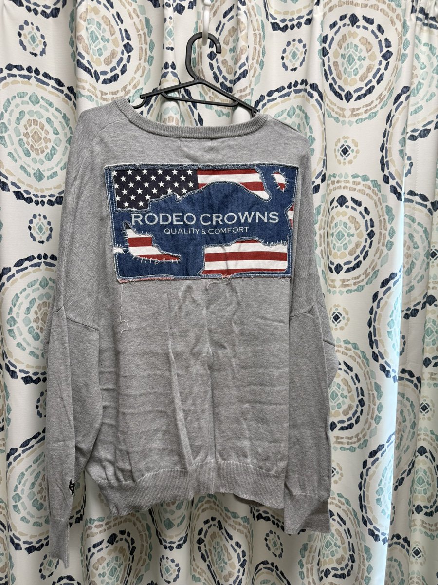 toricomon87's tweet photo. 『RODEO CROWNS Vネックニット グレー (¥1,500)』 フリマアプリ「メルカリ」で販売中♪ https://t.co/OzkcpAKwWk https://t.co/cXZukZt5Gy